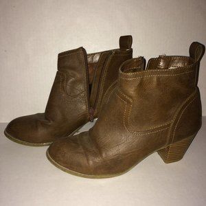 OLD NAVY | Brown short Boots with a Heel